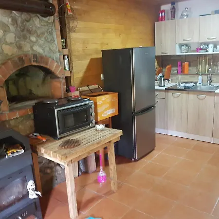 Potok Kuca Sa Bazenom