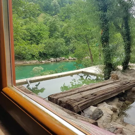 Potok Kuca Sa Bazenom Domek alpejski *