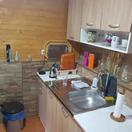 Potok Kuca Sa Bazenom