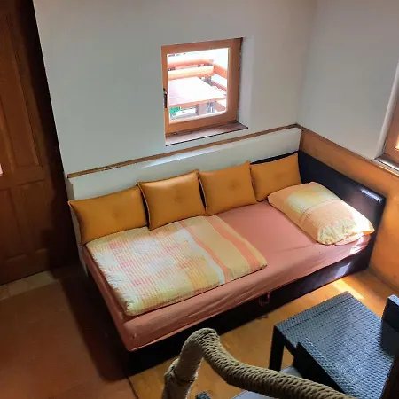 Domek alpejski Potok Kuca Sa Bazenom