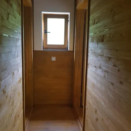 Potok Kuca Sa Bazenom * Konjic