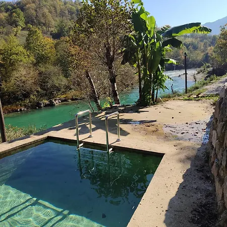 Potok Kuca Sa Bazenom * Konjic