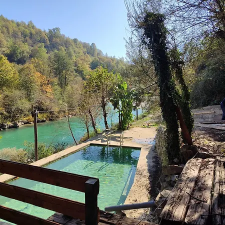 Potok Kuca Sa Bazenom Domek alpejski *