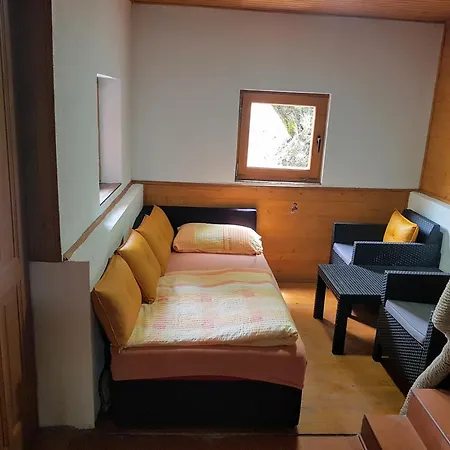 Potok Kuca Sa Bazenom Konjic